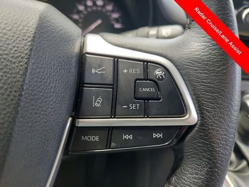 Used 2021 Toyota Sienna XLE w/ XLE Plus Package AWD/4WD image 32