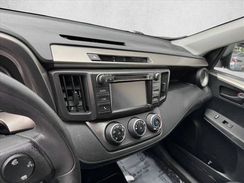Used 2015 Toyota RAV4 LE AWD/4WD image 13