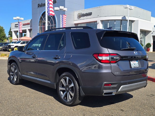 Used 2024 Honda Pilot Touring image 6