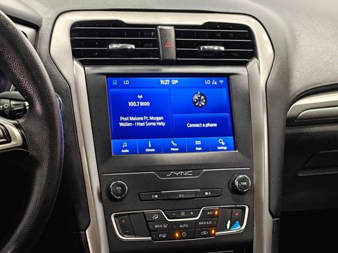 Used 2020 Ford Fusion SE FWD image 6
