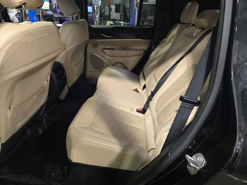 Used 2023 Jeep Grand Cherokee 4WD 4xe image 12