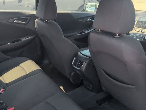 Used 2025 Chevrolet Malibu LT FWD image 6