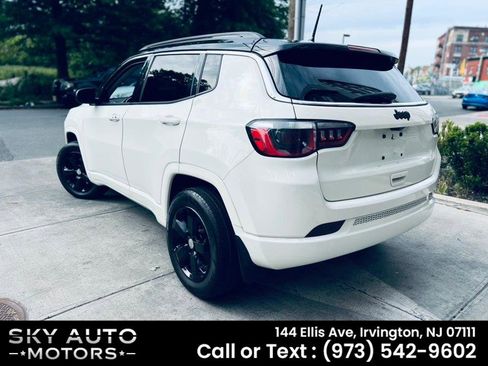 Used 2018 Jeep Compass Latitude w/ Cold Weather Group AWD/4WD image 6