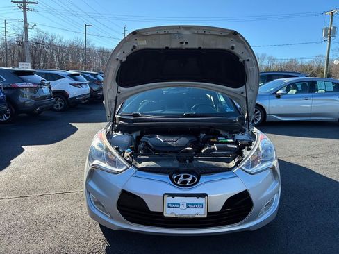 Used 2016 Hyundai Veloster w/ Option Group 02 image 9