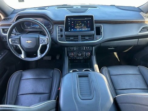 Used 2023 Chevrolet Suburban Premier image 25