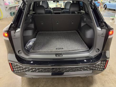 New 2026 Volkswagen Tiguan SE R-Line image 29