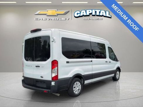 Used 2025 Ford Transit 350 XLT RWD image 5