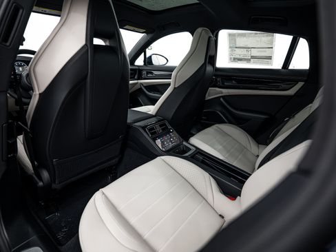 Certified 2026 Porsche Panamera 4 AWD/4WD image 23