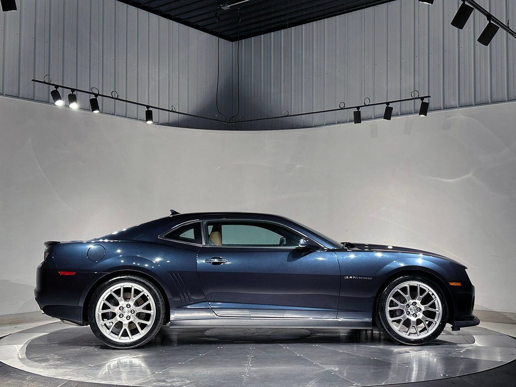 Used 2013 Chevrolet Camaro SS w/ Dusk Special Edition RWD image 6