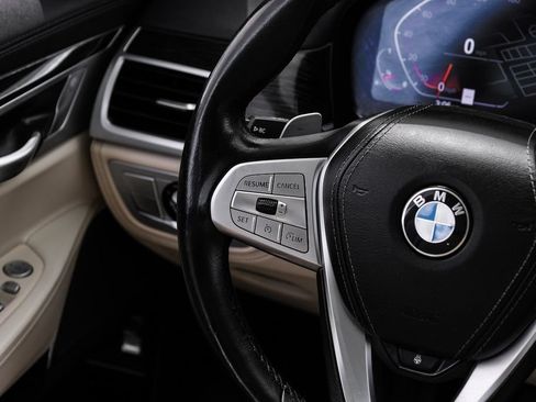 Used 2020 BMW 740i w/ Premium Package RWD image 14