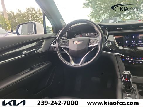 Used 2021 Cadillac XT6 Premium Luxury AWD/4WD image 21