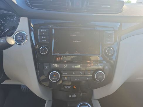 Used 2022 Nissan Rogue Sport SV w/ Technology Package AWD/4WD image 9