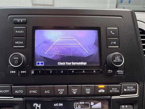 Used 2018 Honda Odyssey LX image 31