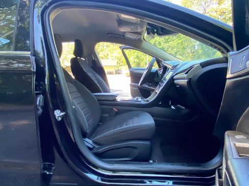 Used 2020 Ford Fusion SE FWD image 39