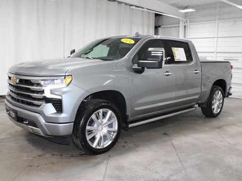 Used 2024 Chevrolet Silverado 1500 High Country w/ High Country Premium Package image 4