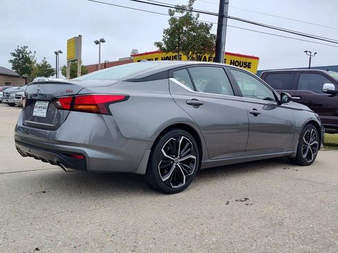 Used 2024 Nissan Altima 2.5 SR w/ SR Premium Package FWD image 7