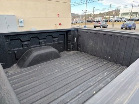 Used 2023 Chevrolet Silverado 1500 RST w/ Z71 Off-Road Package image 9