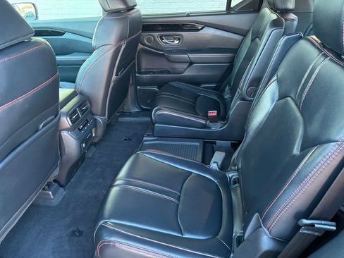 Used 2024 Honda Pilot TrailSport image 18