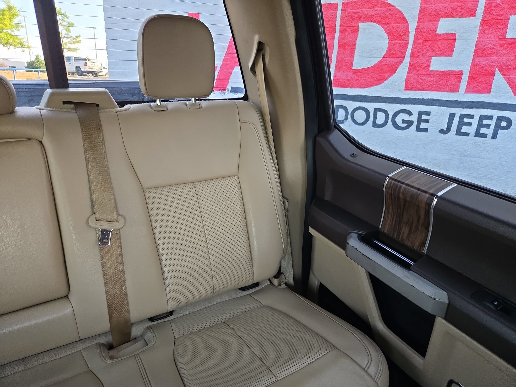 Used 2019 Ford F150 Lariat w/ Equipment Group 502A Luxury AWD/4WD image 14