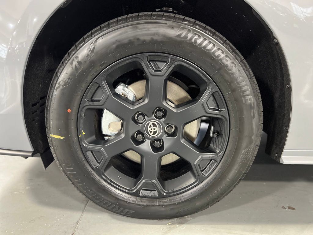 New 2026 Toyota Sienna XLE Woodland Edition AWD/4WD image 6