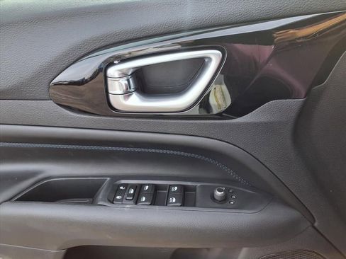 New 2026 Jeep Compass Latitude AWD/4WD image 16