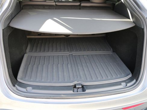 Used 2024 Tesla Model Y Performance image 23