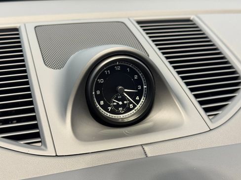 Certified 2025 Porsche Macan image 21