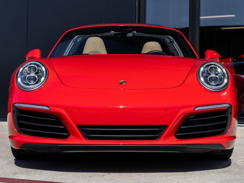 Certified 2019 Porsche 911 Targa 4S image 8