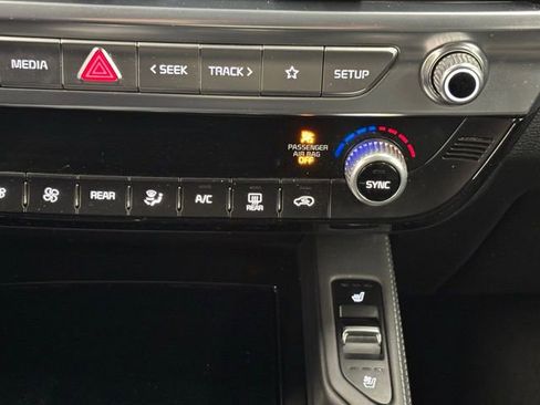 Used 2022 Kia Telluride EX w/ EX Premium Package image 30