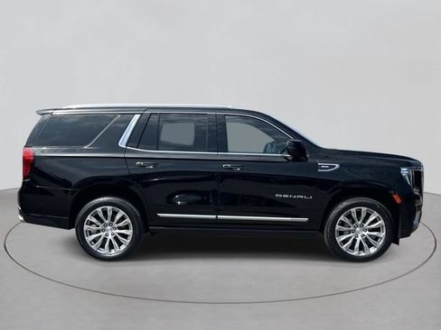 Used 2023 GMC Yukon Denali w/ Advanced Technology Package AWD/4WD image 5