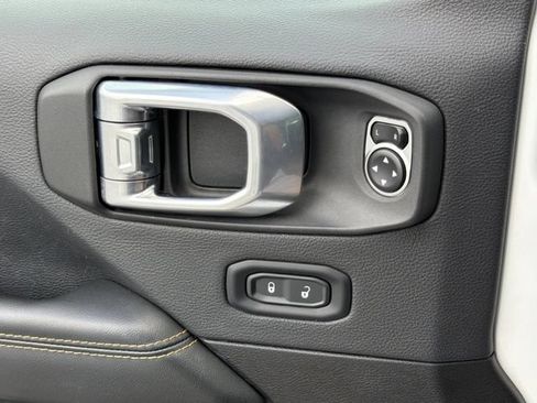 Used 2024 Jeep Wrangler Unlimited Sahara AWD/4WD image 25