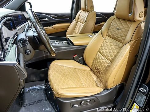 Used 2021 Cadillac Escalade ESV Premium Luxury w/ Driver Assist Tech Package AWD/4WD image 10