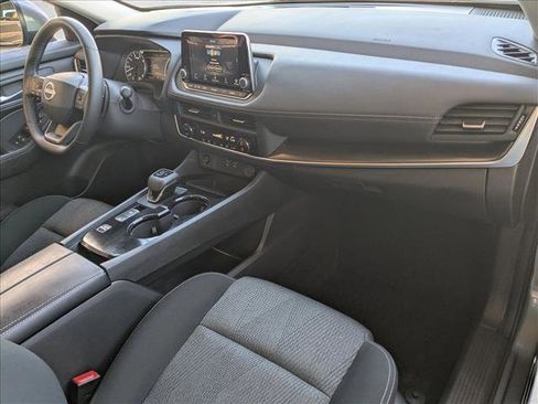 Used 2025 Nissan Rogue SV image 21