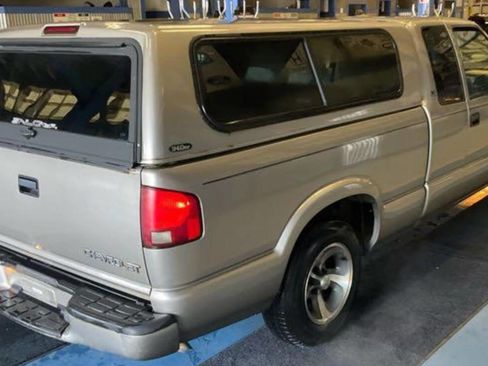 Used 2003 Chevrolet S10 Pickup LS image 1