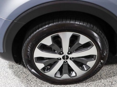 Used 2022 Kia Telluride S FWD image 11