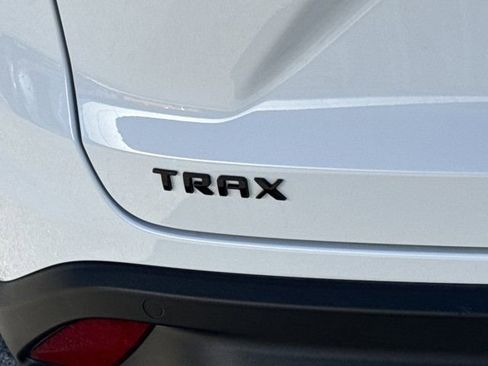 Used 2025 Chevrolet Trax RS w/ Driver Confidence Package image 10