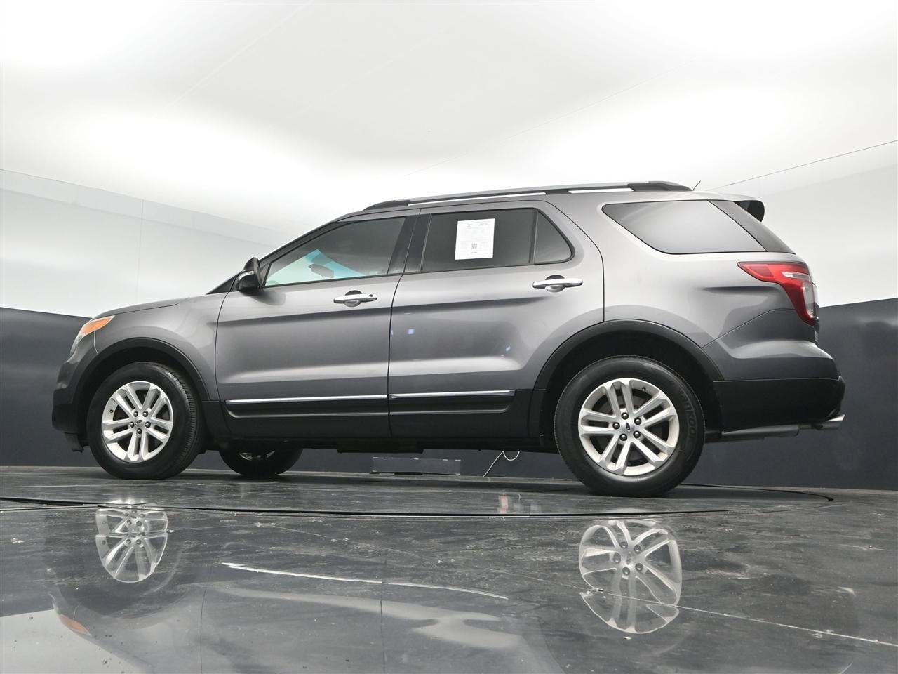Used 2014 Ford Explorer XLT AWD/4WD image 33