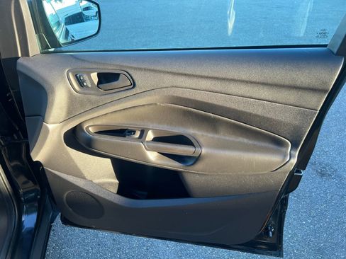 Used 2013 Ford Escape S image 26