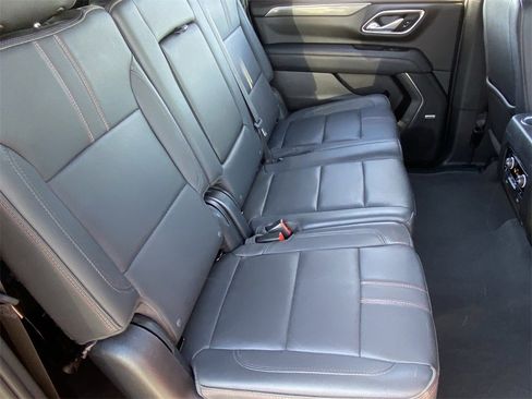 Used 2022 Chevrolet Suburban RST w/ Luxury Package image 23