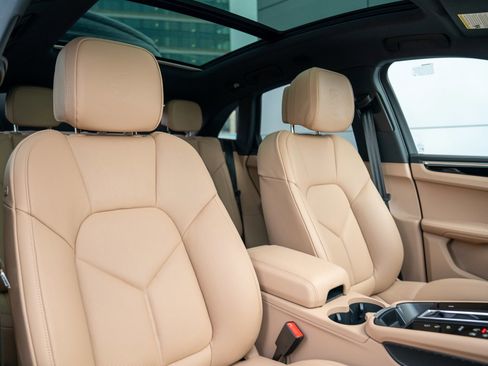 New 2026 Porsche Macan image 27