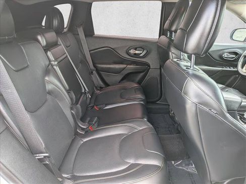Used 2016 Jeep Cherokee Limited w/ Luxury Group FWD image 18