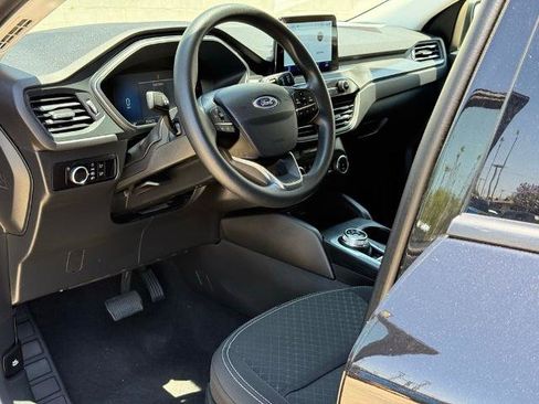 Certified 2025 Ford Escape Active AWD/4WD image 7