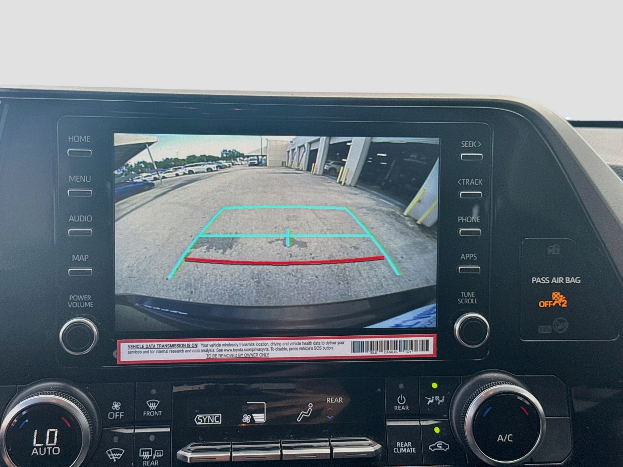 Used 2022 Toyota Highlander LE FWD image 13