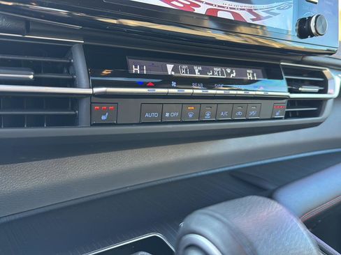 Certified 2023 Toyota Sienna XSE image 22