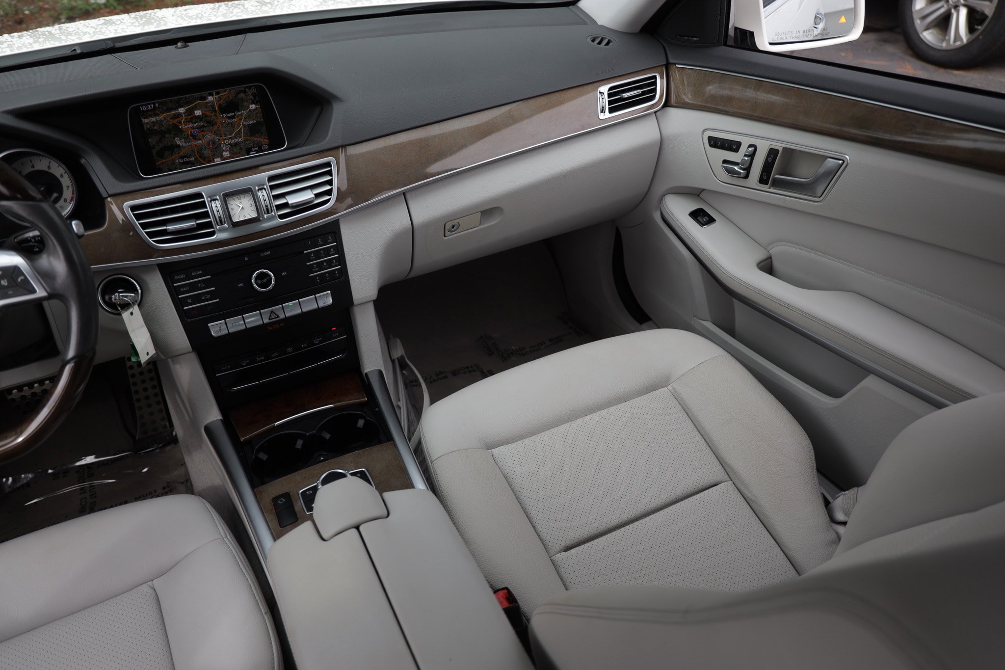 Used 2016 Mercedes-Benz E 350 Sedan w/ Premium Package image 26