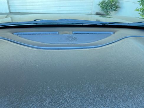 Used 2023 GMC Acadia SLT image 17