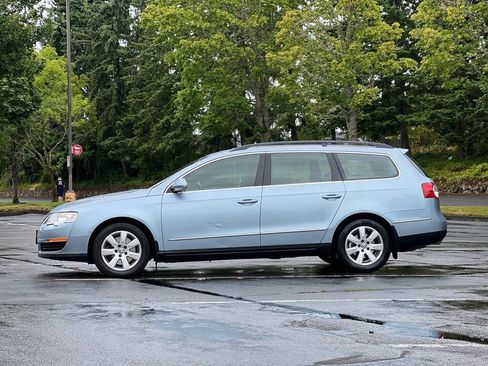 Used 2008 Volkswagen Passat 2.0T FWD image 2