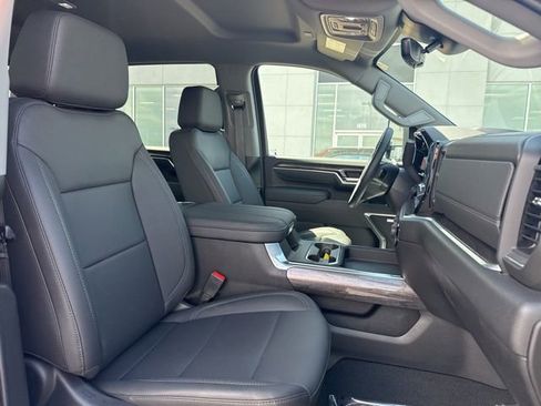 Used 2026 Chevrolet Silverado 2500 LTZ w/ LTZ Convenience Package image 35