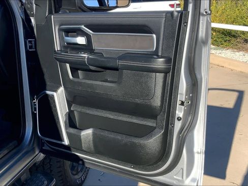 Used 2022 RAM 2500 Laramie w/ Night Edition image 44