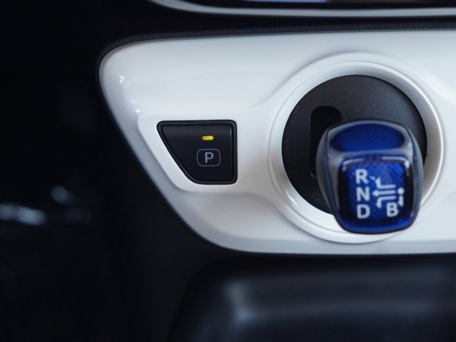 Used 2018 Toyota Prius Two w/ Prius Two Safety Plus Package FWD image 31